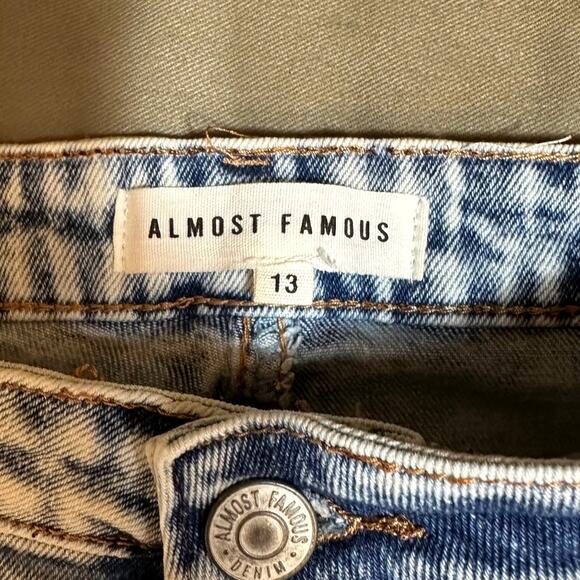 Almost Famous High Rise Distressed 90s Wide Leg Jeans 13 Jr / 14 Womens - Picture 8 of 13